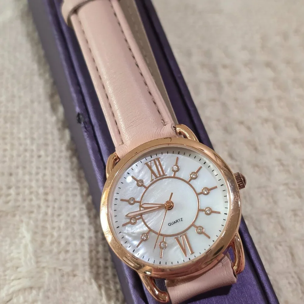 Rose Gold Bezel MOP Face Crystal Hour Marks Easy to Read Women's Watch Runs Well